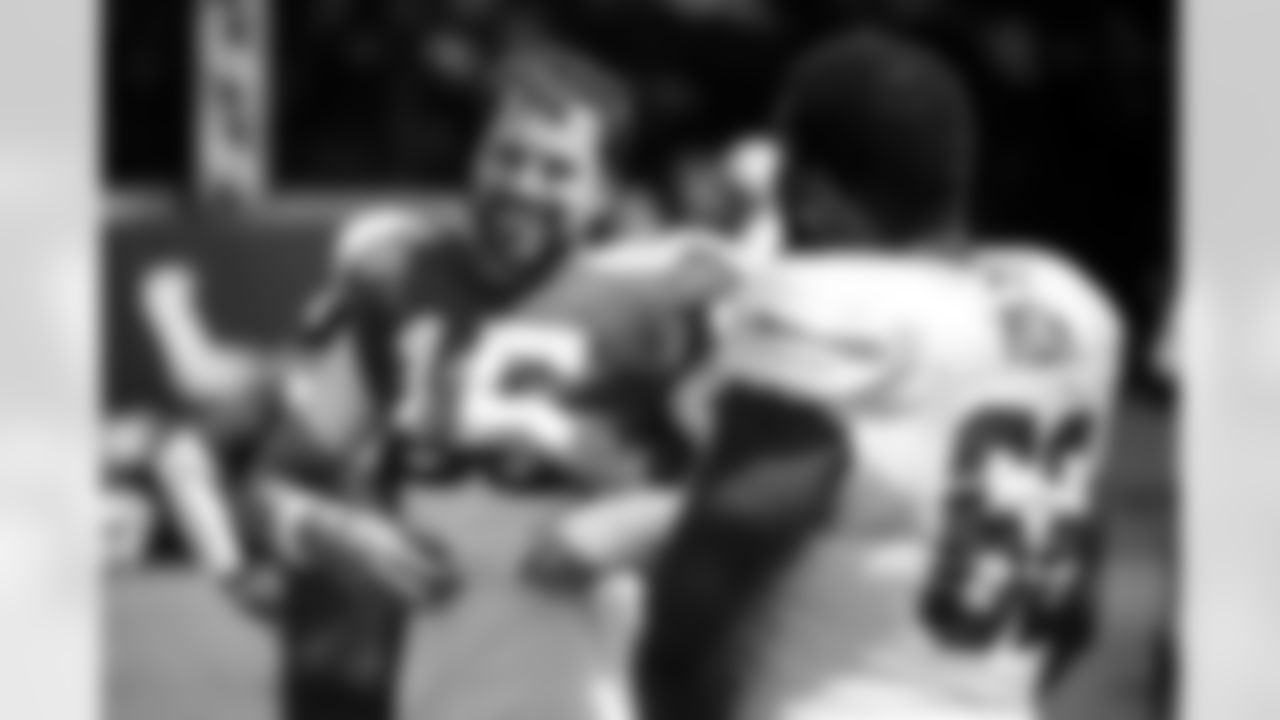 QB Riley Leonard #15