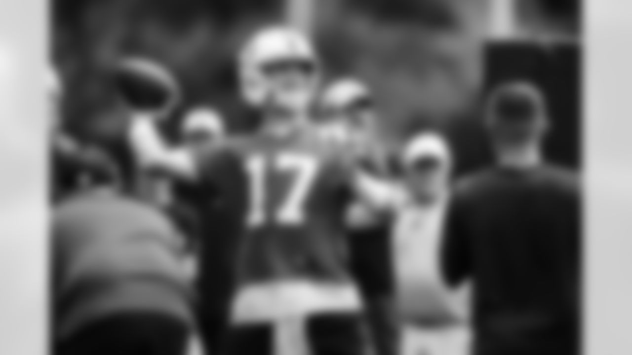 QB Daniel Jones #17