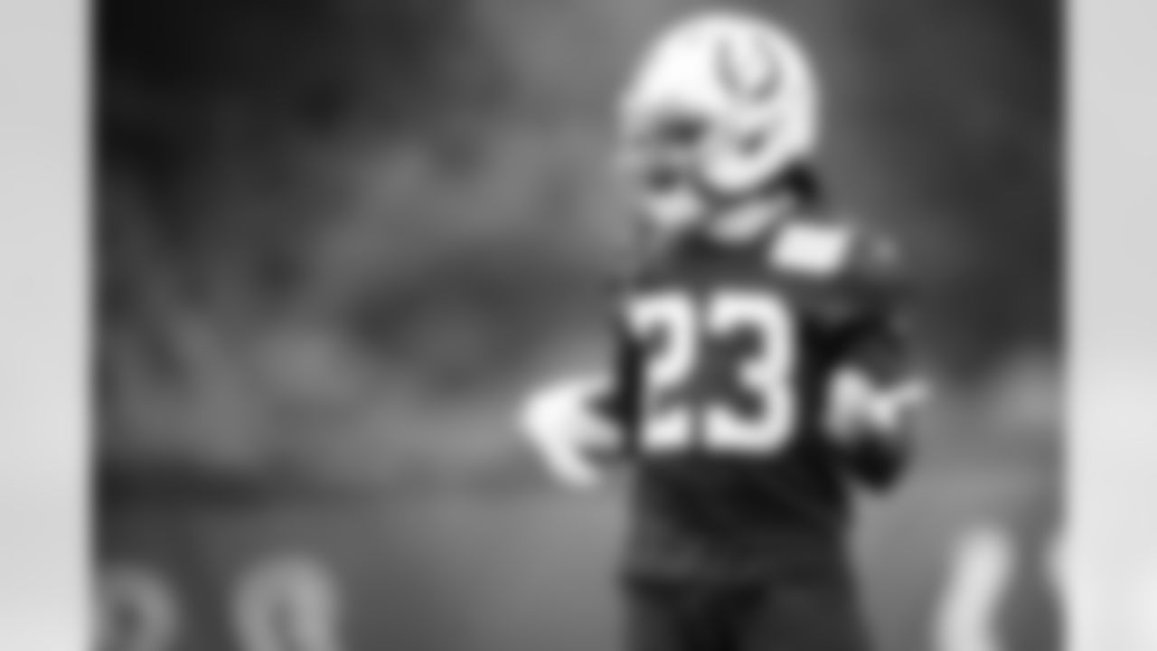 CB Kenny Moore II #23