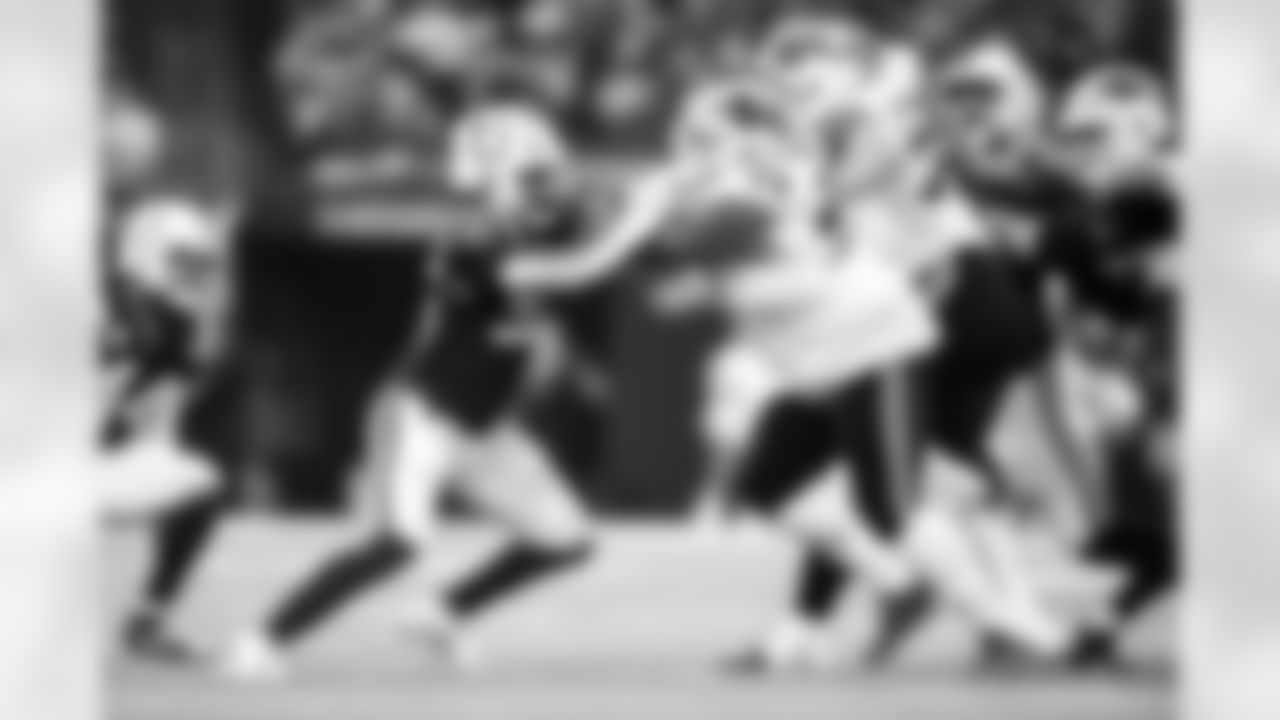 55 DE Isaiah Land