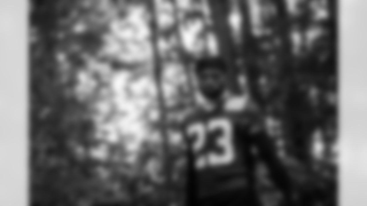 CB Kenny Moore II #23