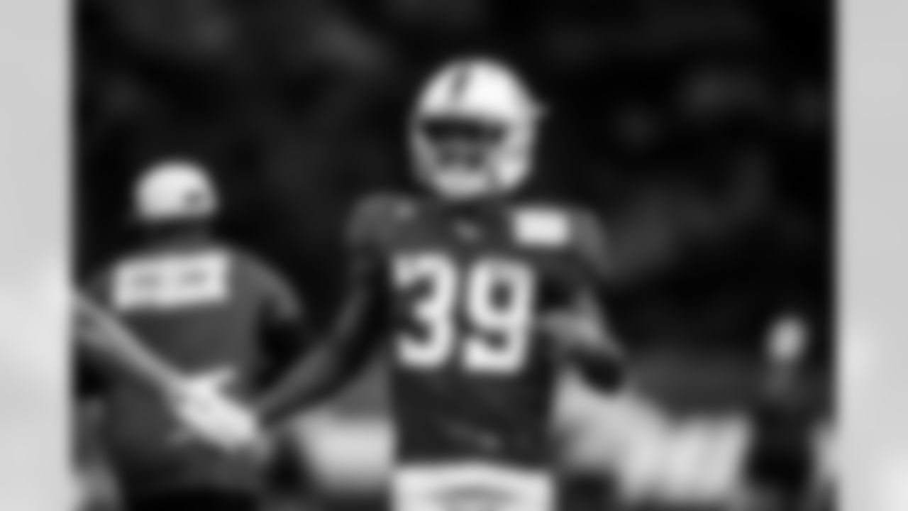 CB Alex Johnson #39
