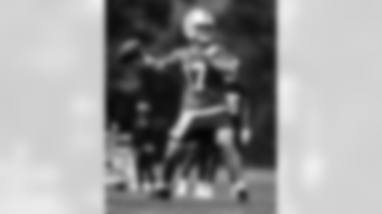 QB Daniel Jones #17
