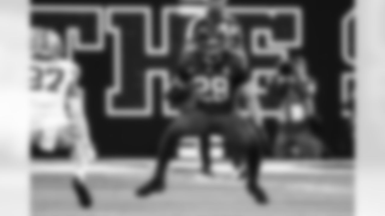 RB Jonathan Taylor #28