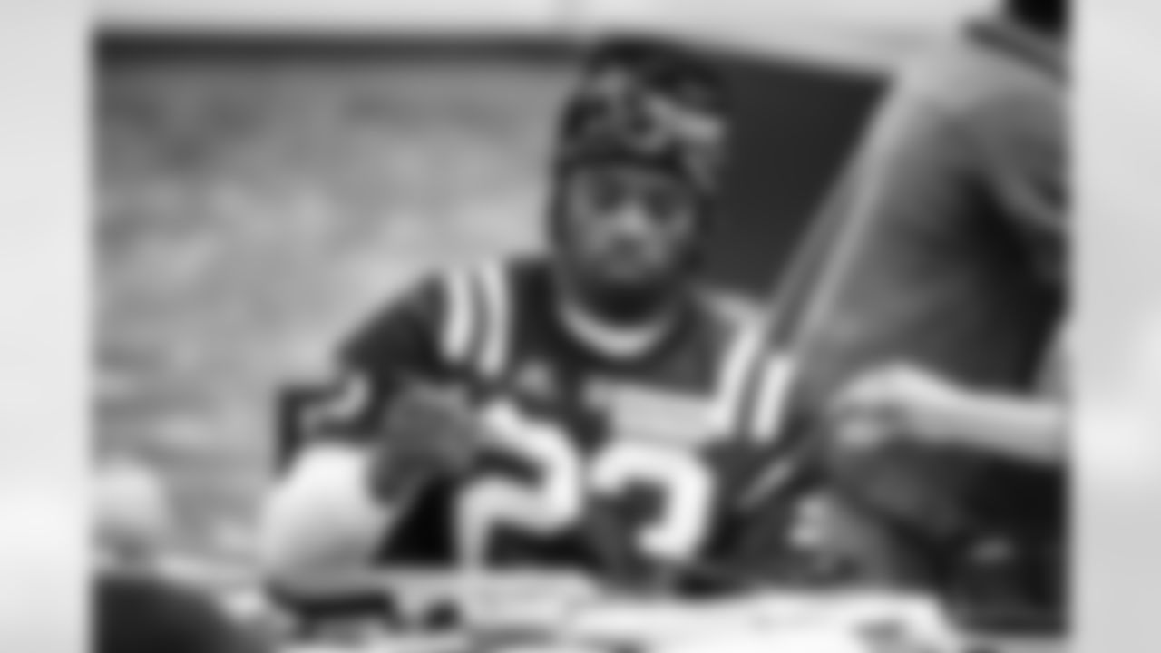 CB Kenny Moore II #23