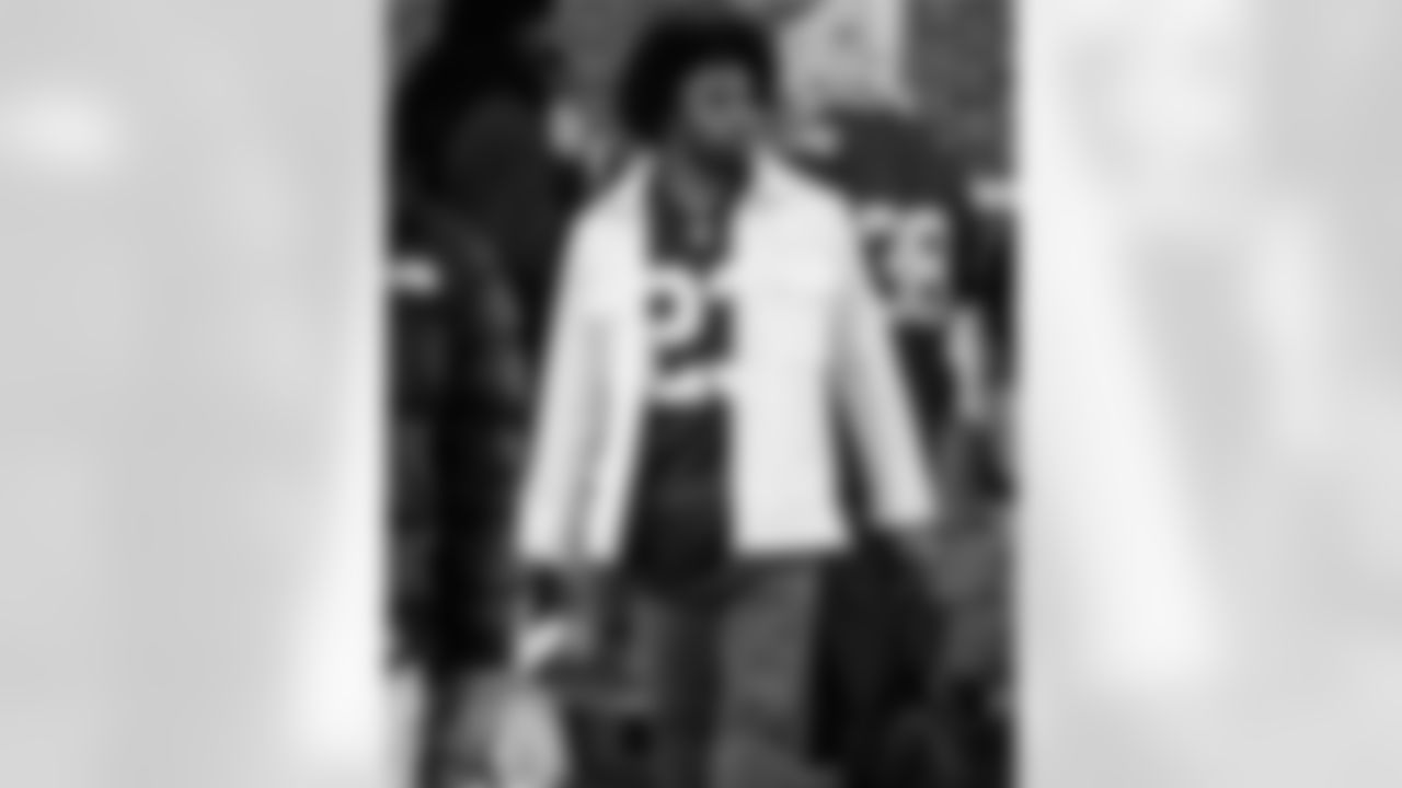 CB Kenny Moore II #23