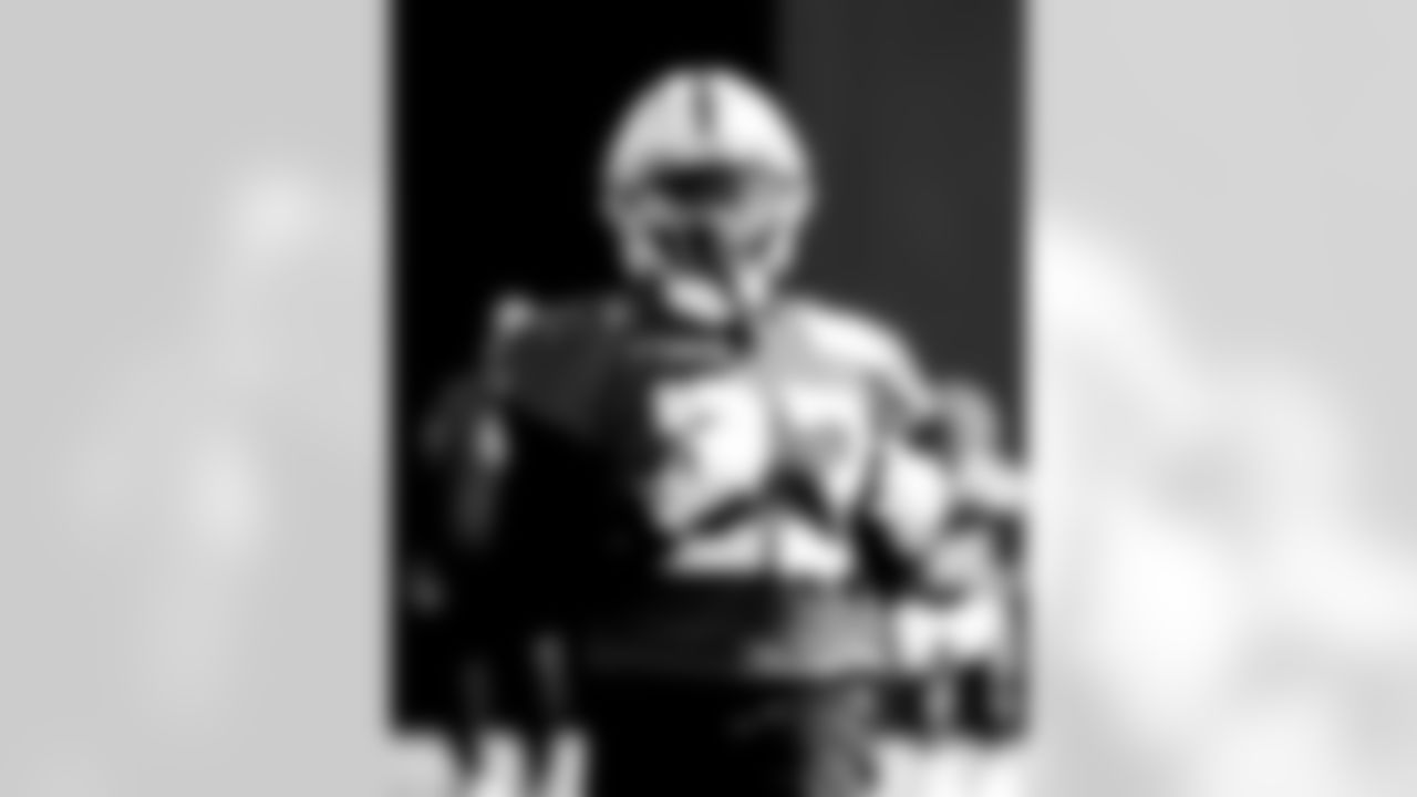 CB Kenny Moore II #23
