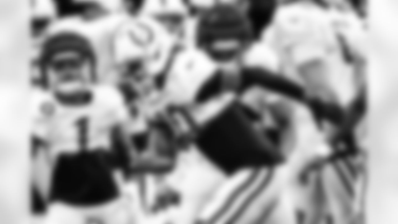 WR Adonai Mitchell #10