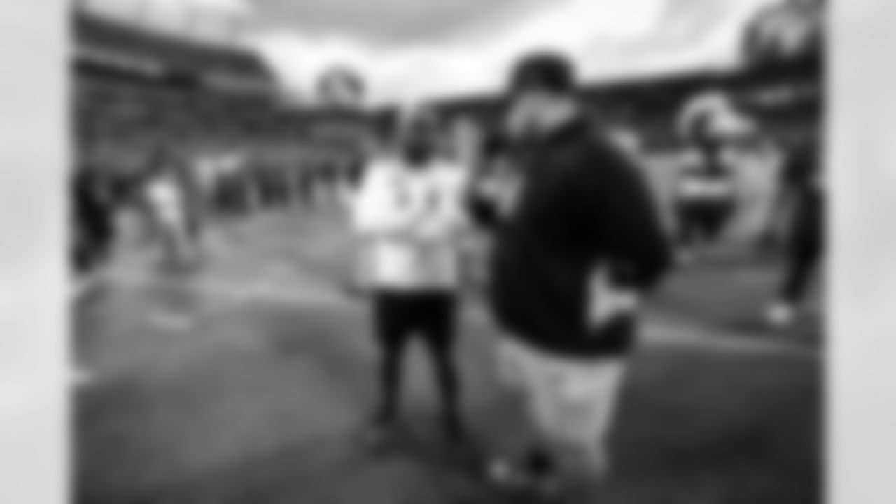 LB Zaire Franklin #44