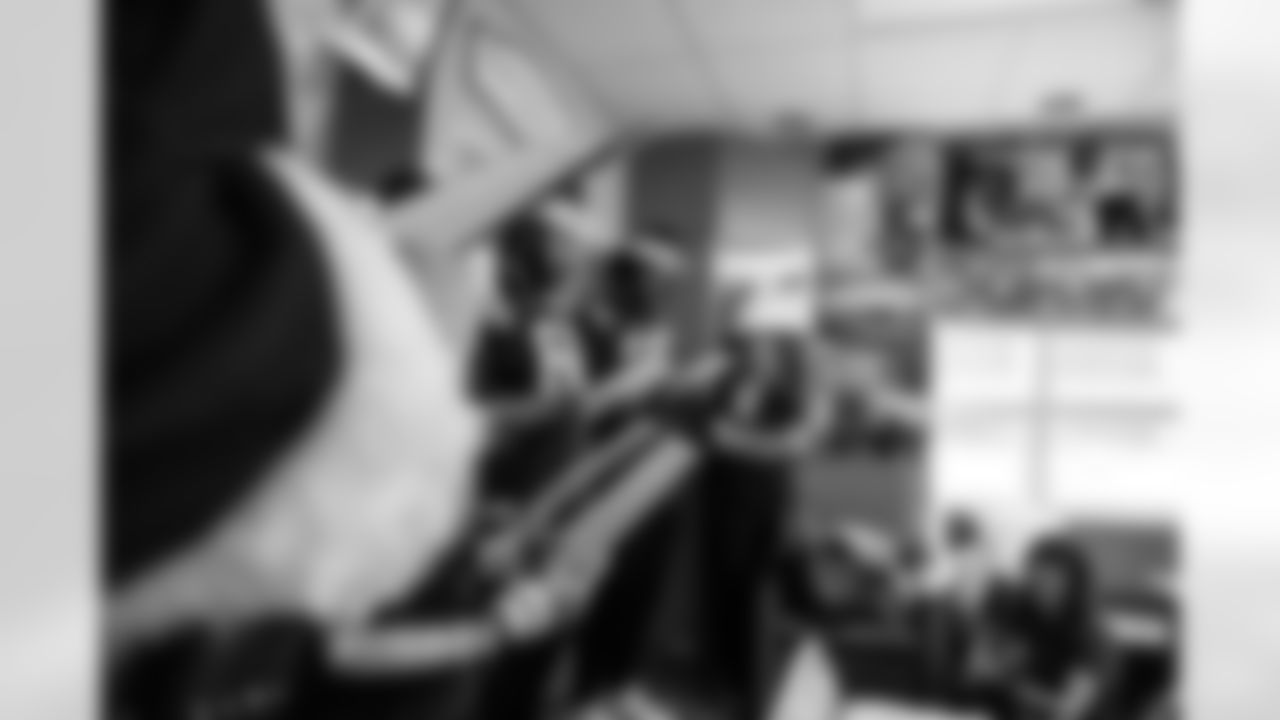 G Tanor Bortolini #60 and TE Drew Ogletree #85