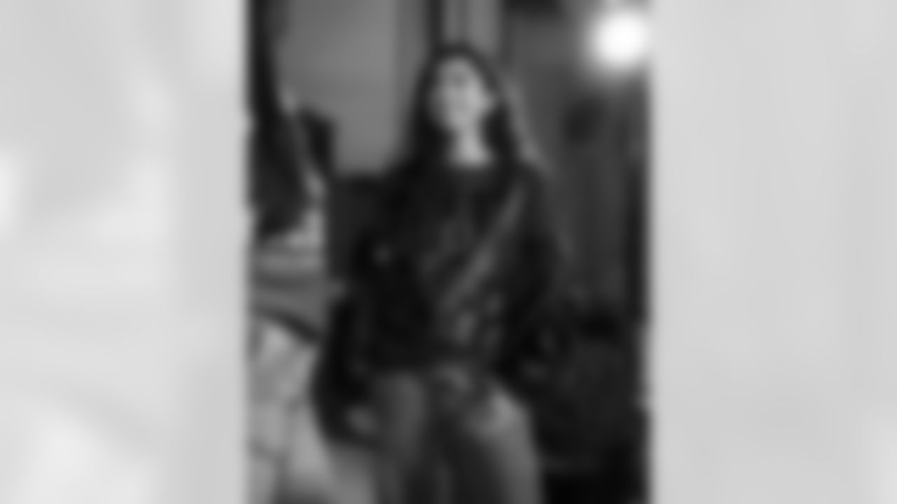 86 TE Will Mallory, 40 CB Jaylon Jones