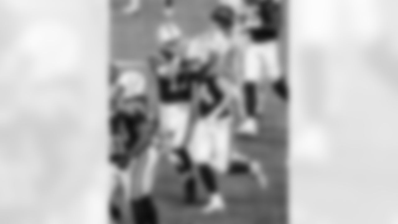 QB Daniel Jones #17 and TE Tyler Warren #84