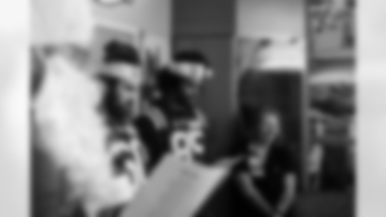 G Tanor Bortolini #60 and TE Drew Ogletree #85