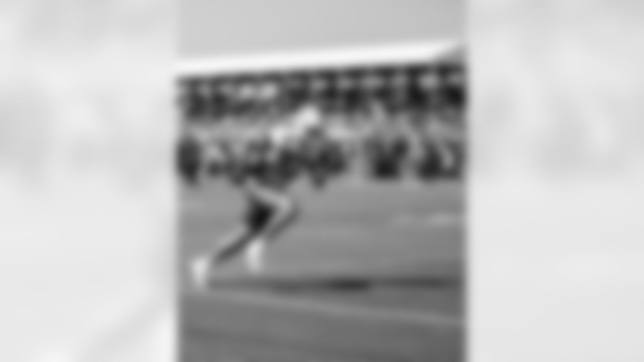 TEAlbert Okwuegbunam Jr.#83