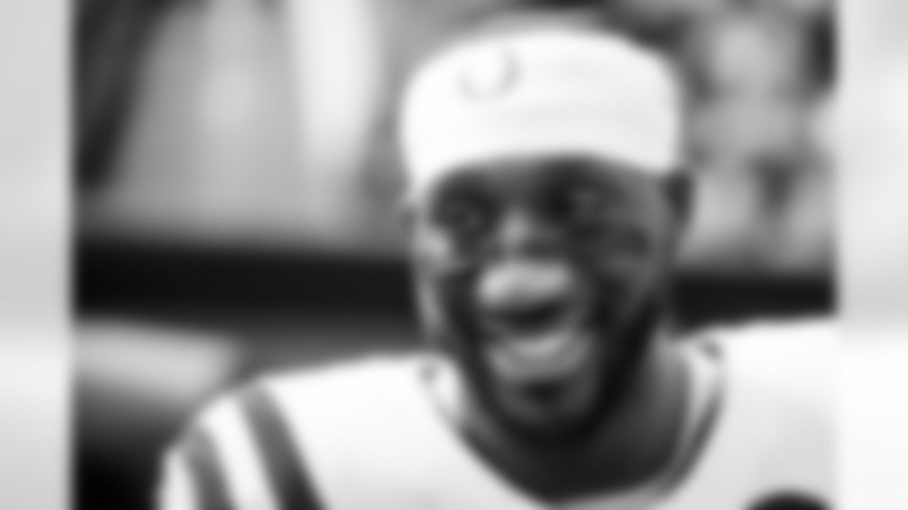 TE Mo Alie-Cox #81