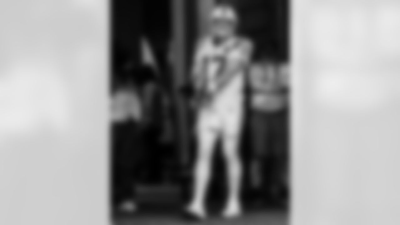 QB Philip Rivers #17