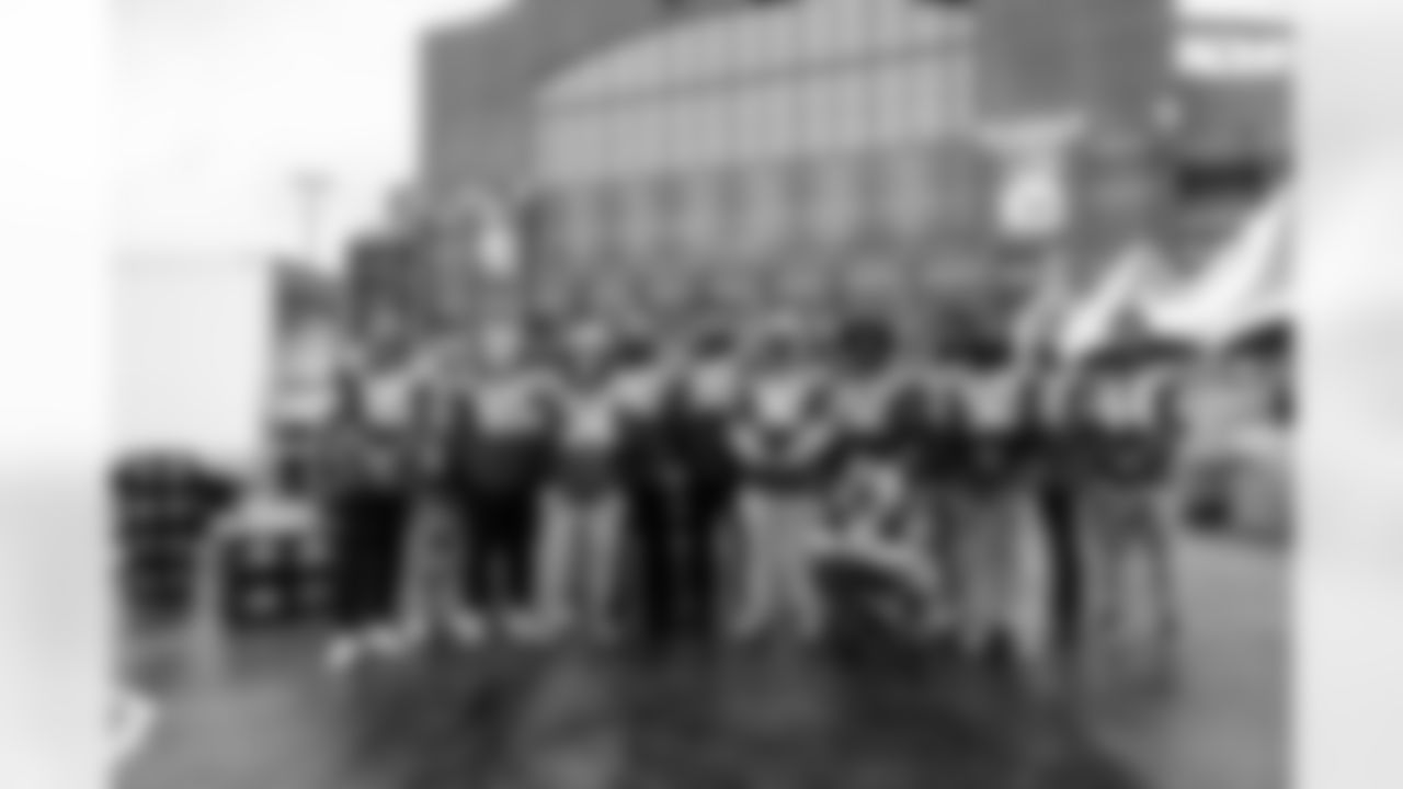 2025_1125_Horseshoe_Helpings_89845