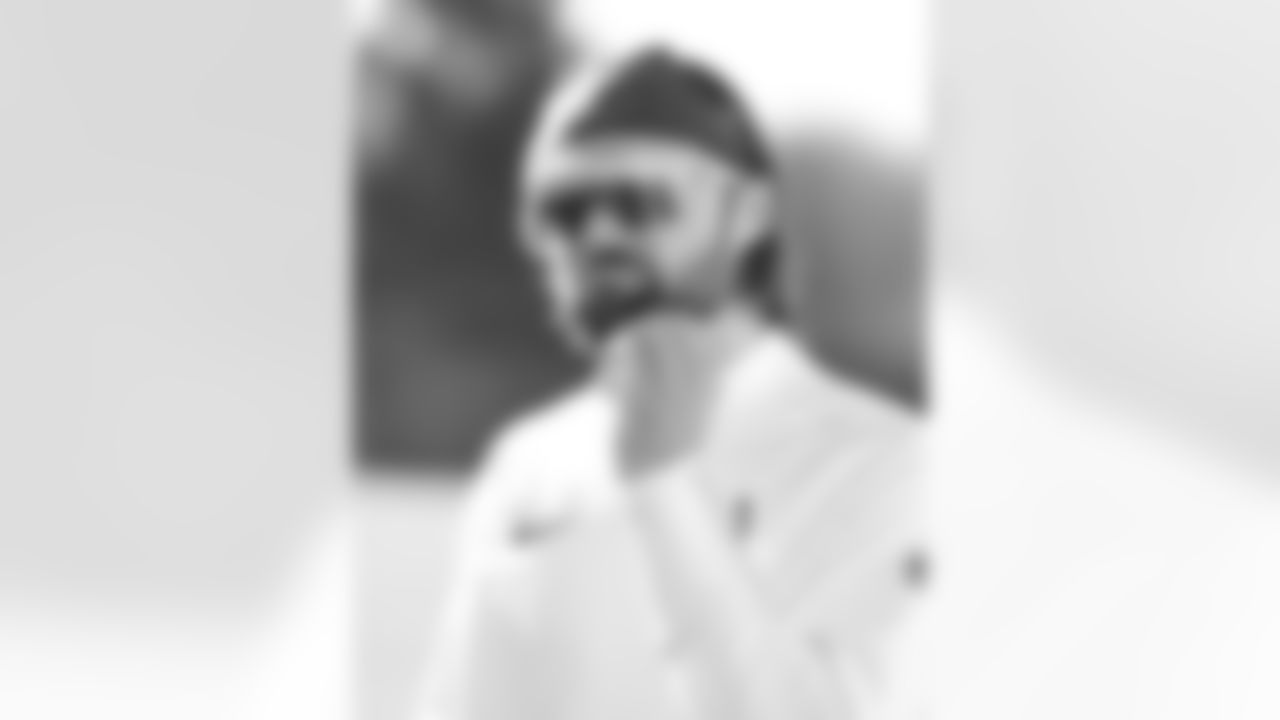 10 QB Gardner Minshew