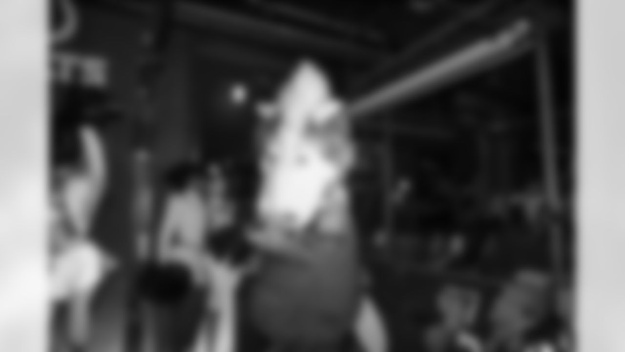 2023_1110_Germany_Pub_Party_0247