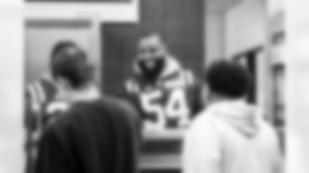 LB Anthony Walker #54