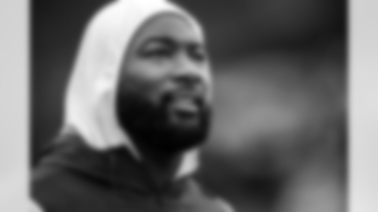 LB Germaine Pratt #53