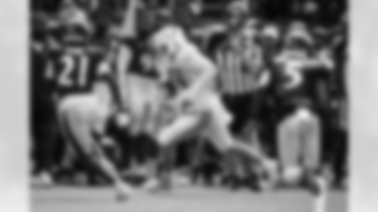 TE Tyler Warren #84