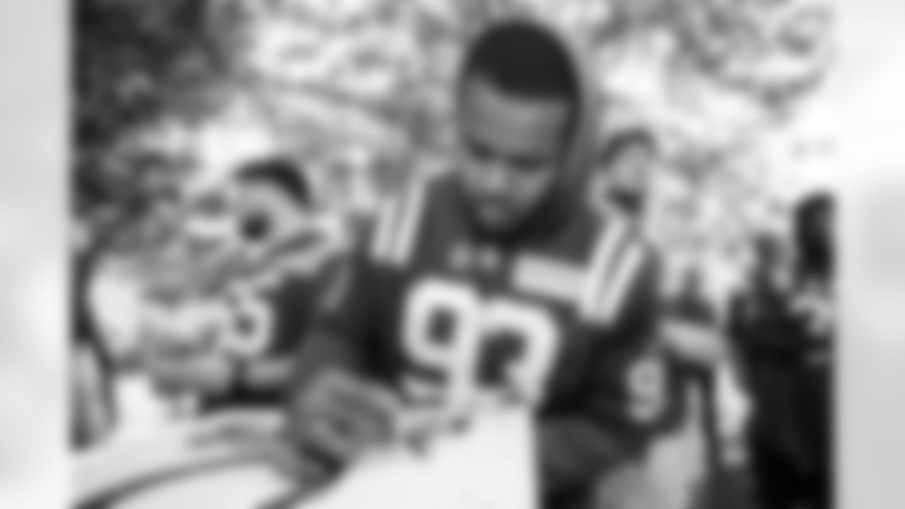 DT Tim Smith #93
