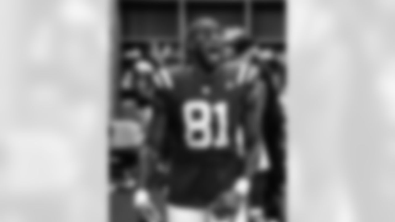 TE Mo Alie-Cox #81