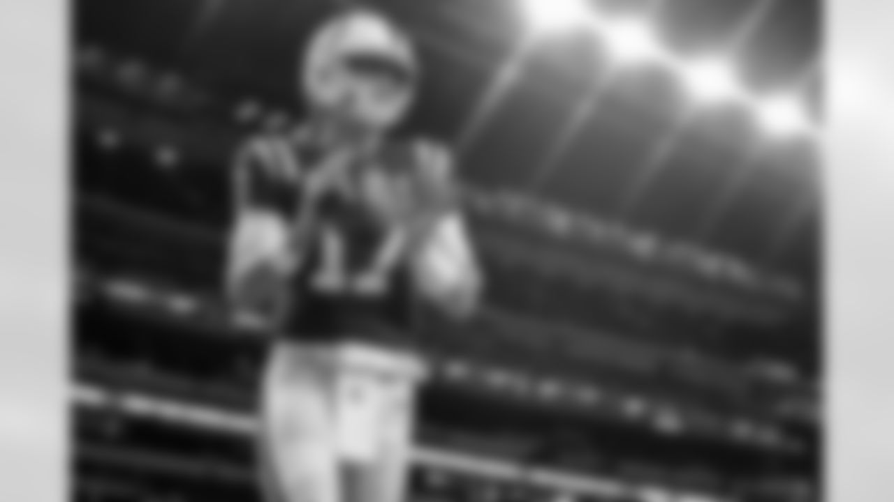 2025_1130_HOU_Pregame_0004