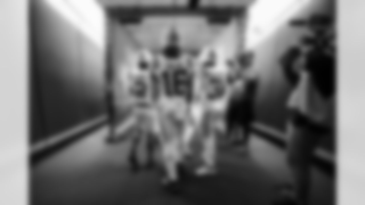 WR Josh Downs #2, WR Ashton Dulin #16 and RB Tyler Goodson #31