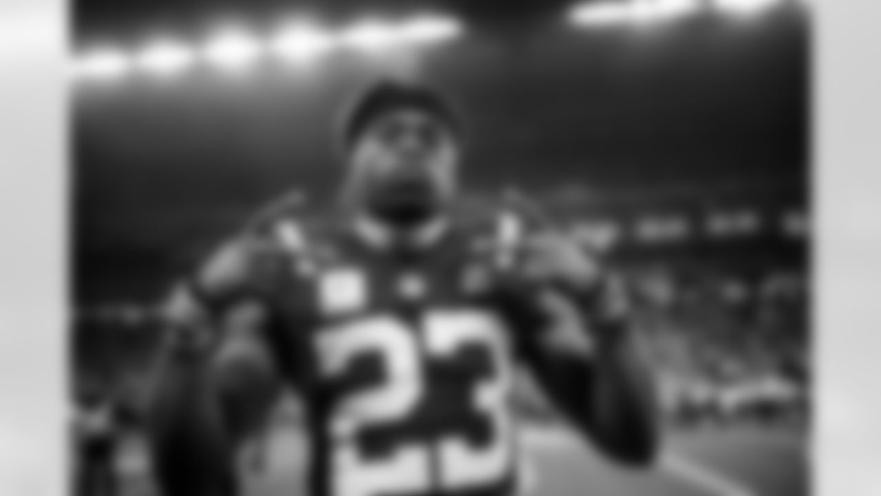 CB Kenny Moore II #23