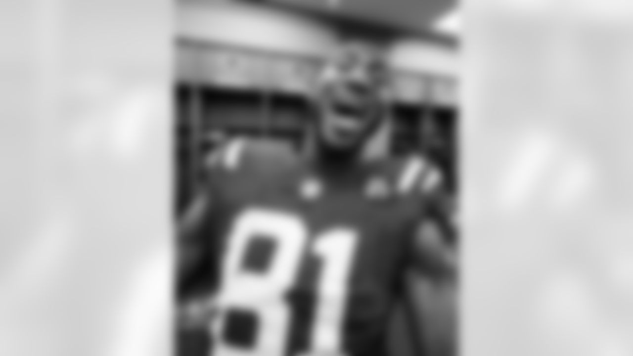 TE Mo Alie-Cox #81