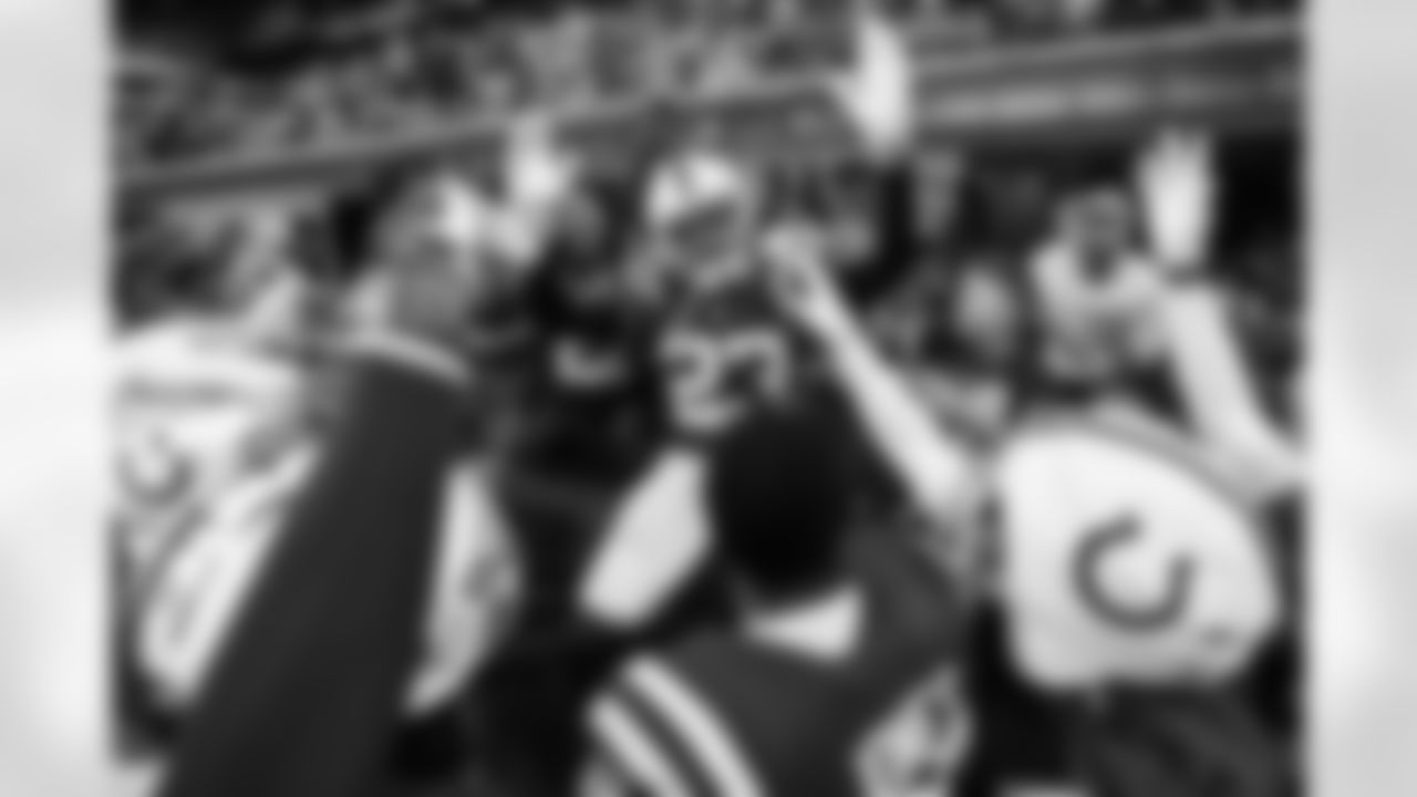 CB Kenny Moore II #23