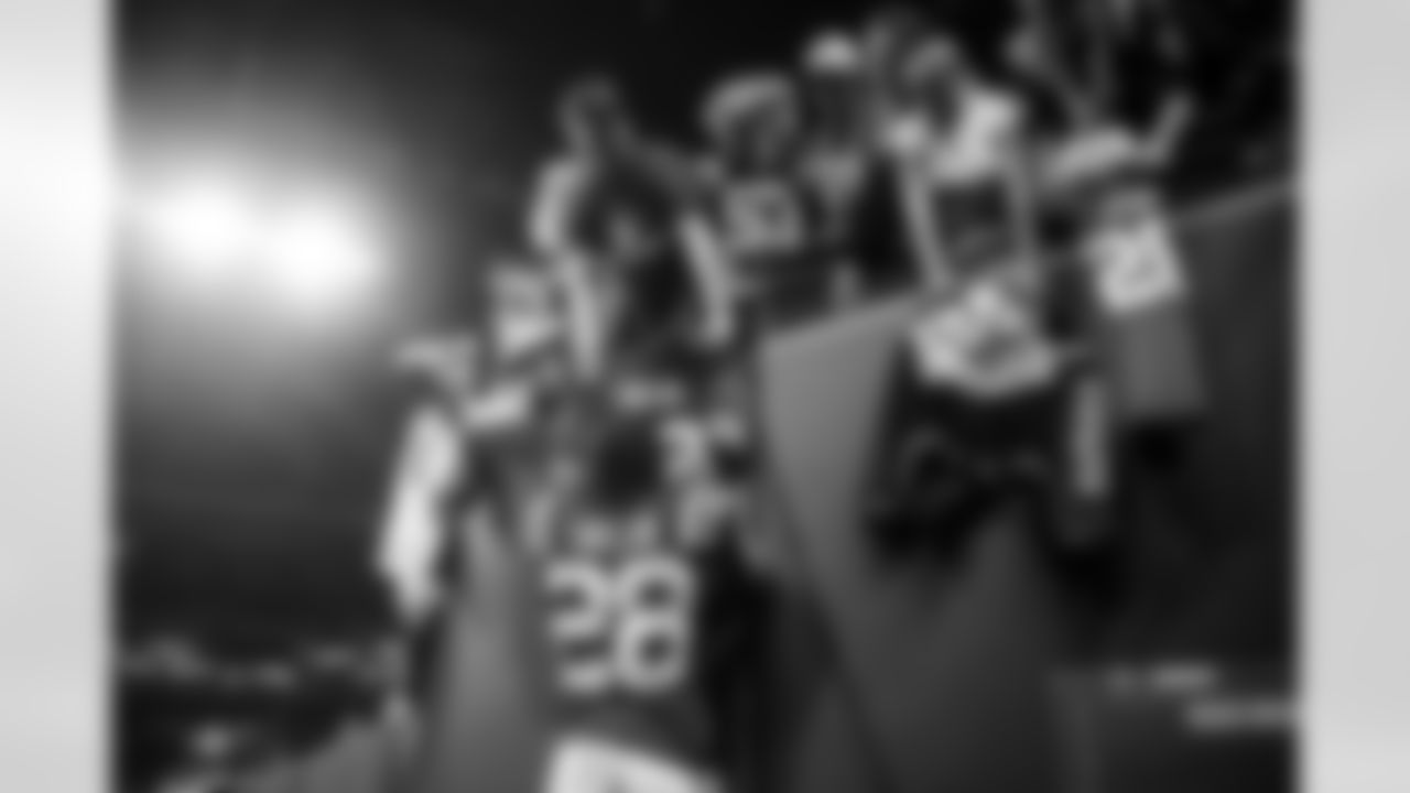 RB Jonathan Taylor #28