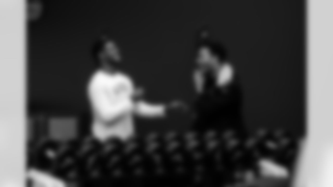 CB Jonathan Edwards #35 and S Camryn Bynum #0