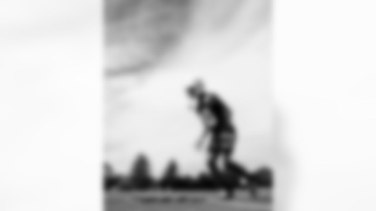 WR Adonai Mitchell #10