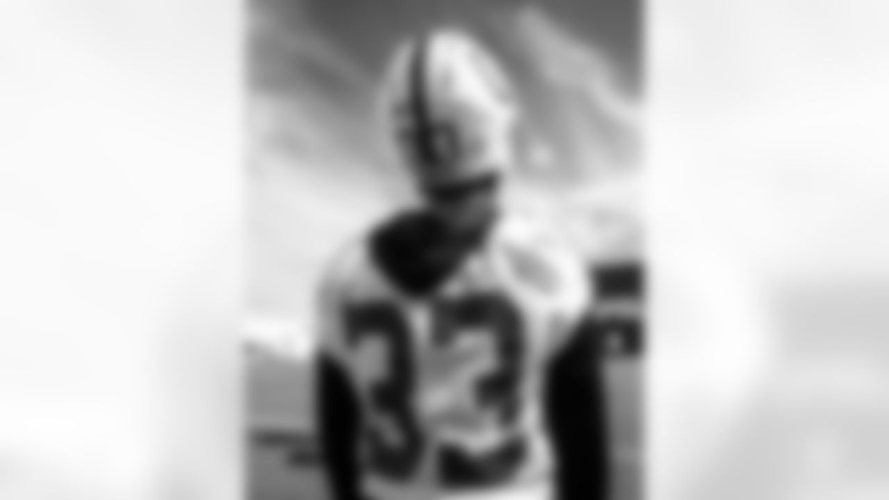 CB Mike Hilton #33