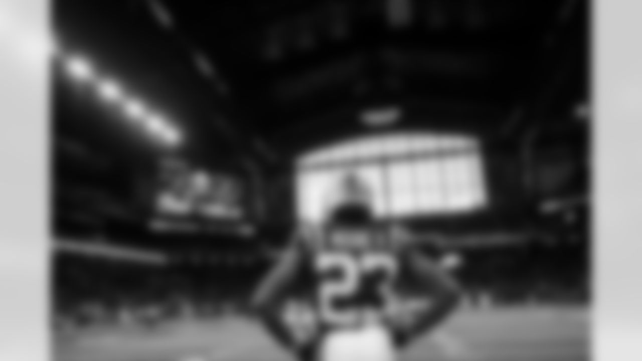 CB Kenny Moore II #23