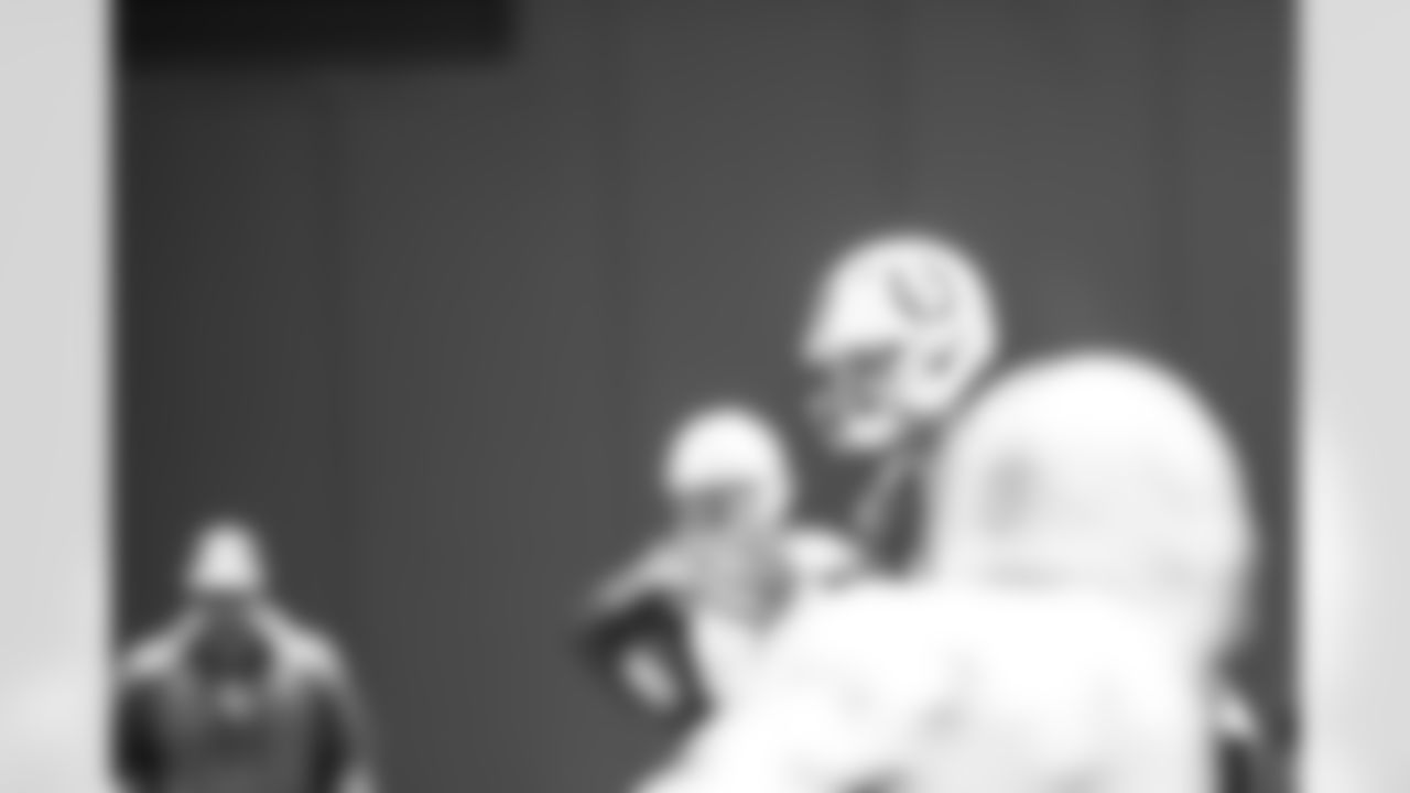 QB Daniel Jones #17