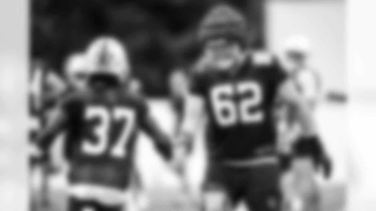 RB Ulysses Bentley IV #37 and C Wesley French #62