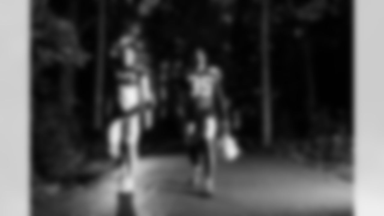 S Hunter Wohler #30 and CB Johnathan Edwards #35