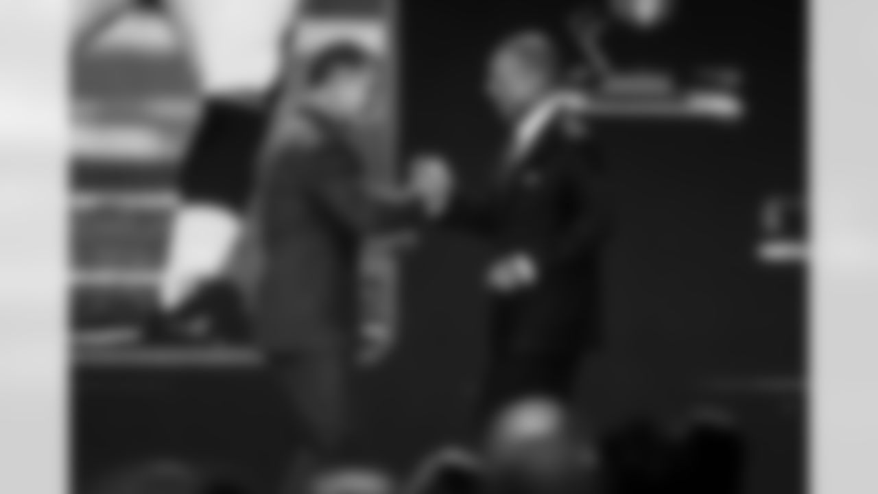 NFL Hall Of Fame inductee Adam Vinatieri Jr. and Roger Craig embrace during the NFL Honors awards show on Thursday, February 5, 2026 in San Francisco, California. (Logan Bowles/NFL)