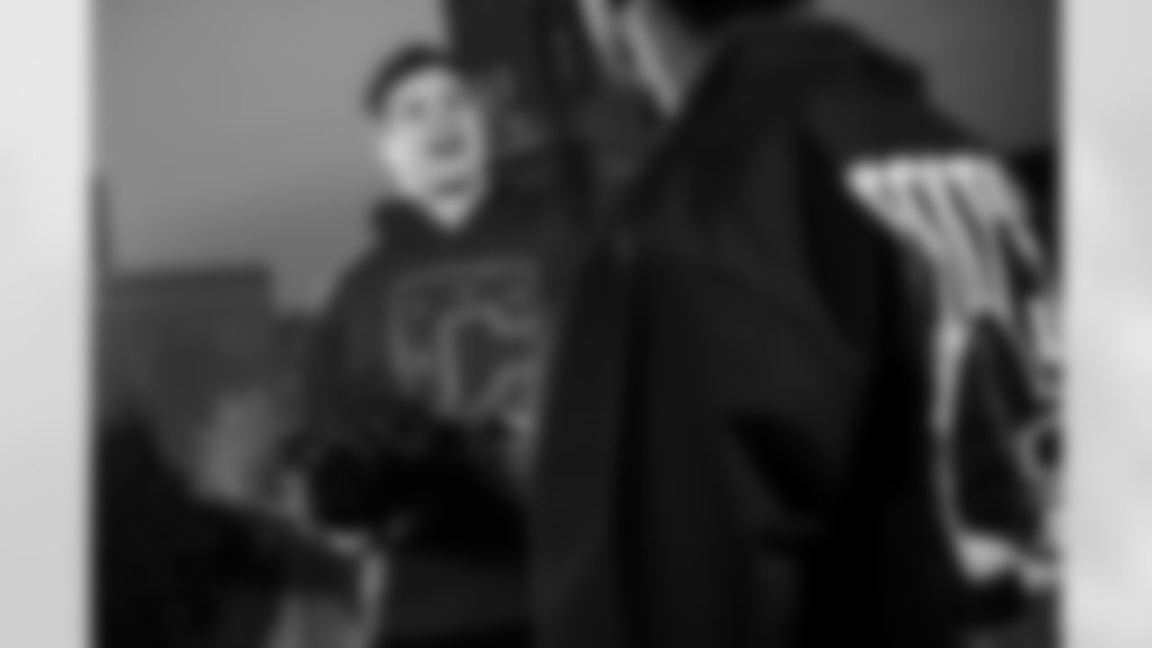 86 TE Will Mallory, 40 CB Jaylon Jones