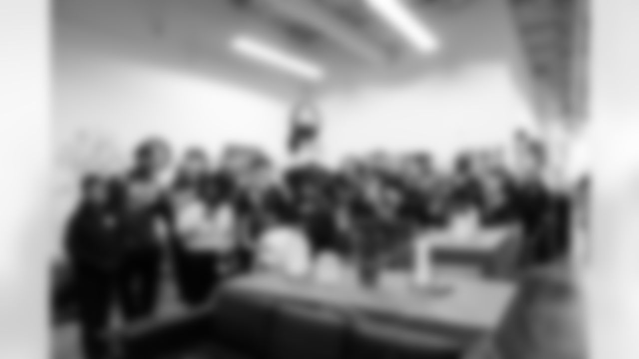 2025_1209_Shop_with_a_Colt_109551