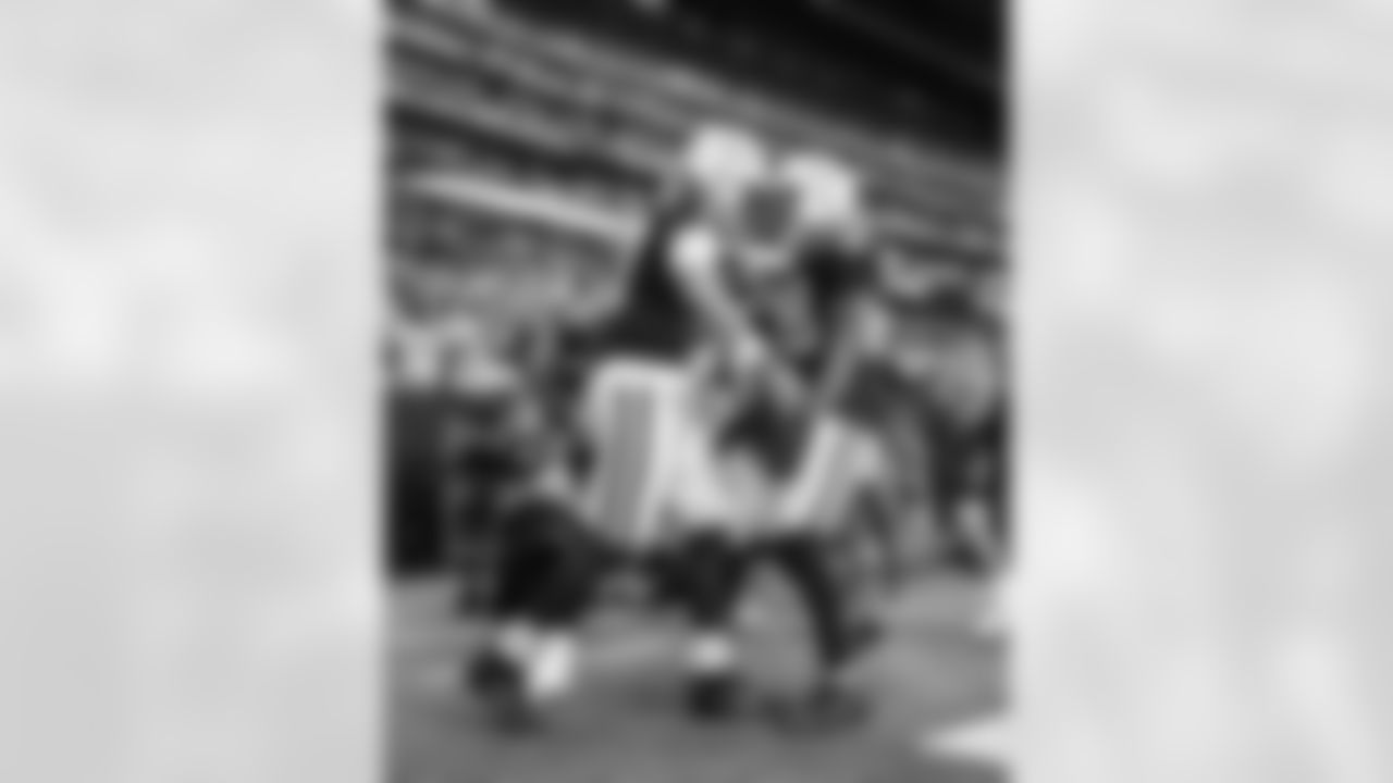 QB Daniel Jones #17 and RB Jonathan Taylor #28