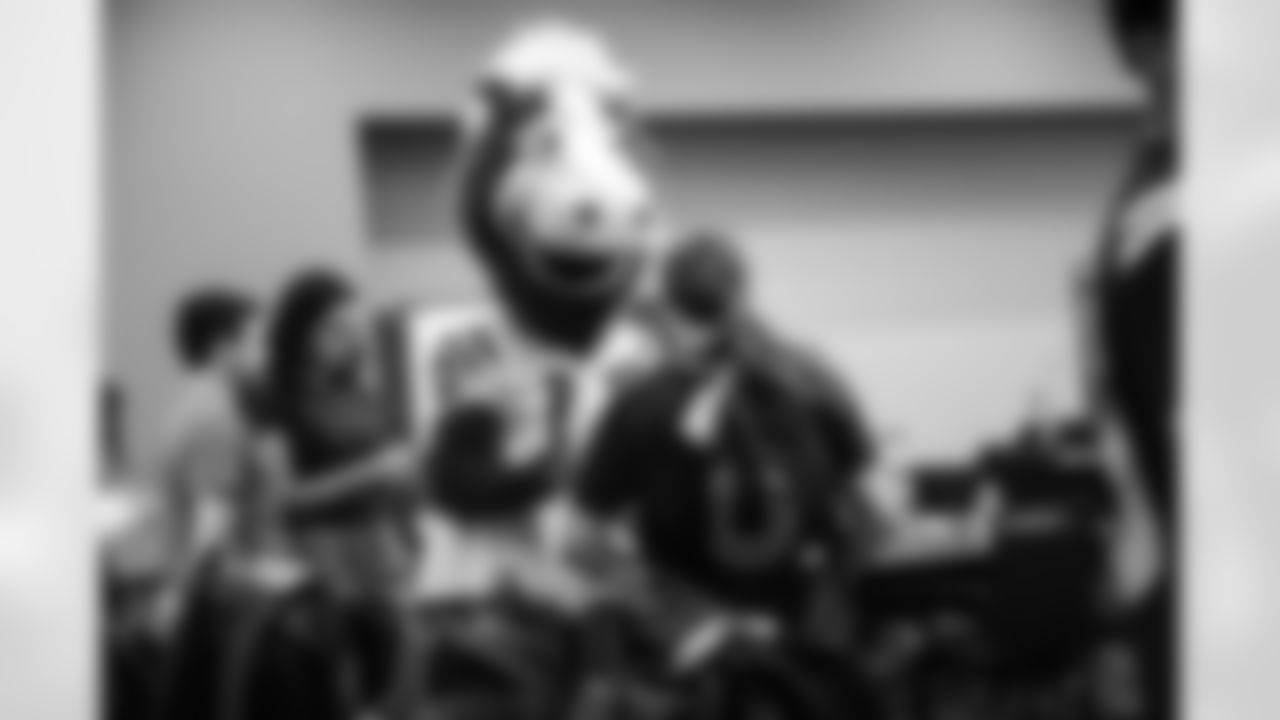 2025_1216_Books_for_Youth_29877