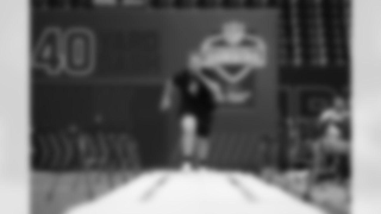 Florida offensive lineman Jake Slaughter (47) runs the 40-yard dash during the 2026 NFL Scouting Combine on Sunday, March 1, 2026 in Indianapolis, Indiana. (Cooper Neill/NFL)