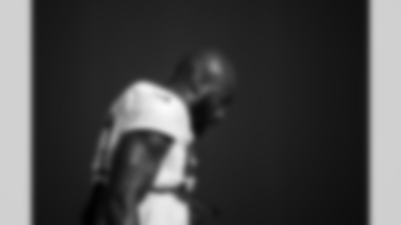 LB Germaine Pratt #53