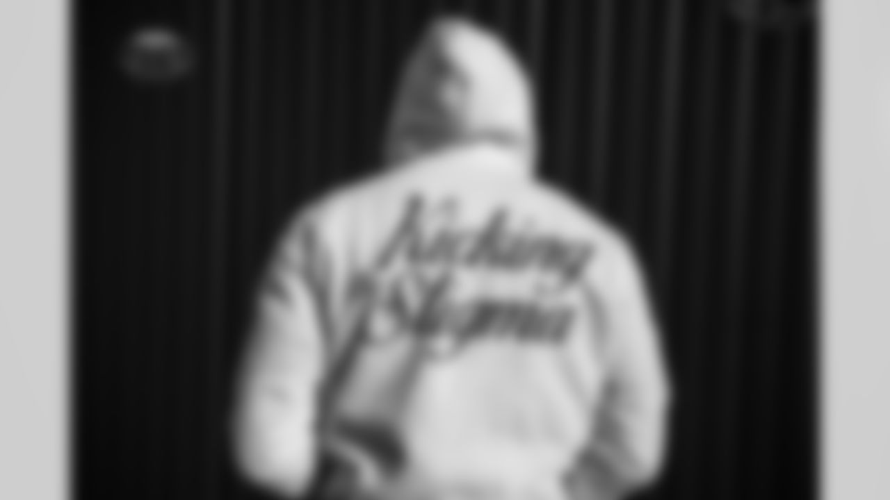 23 CB Kenny Moore II