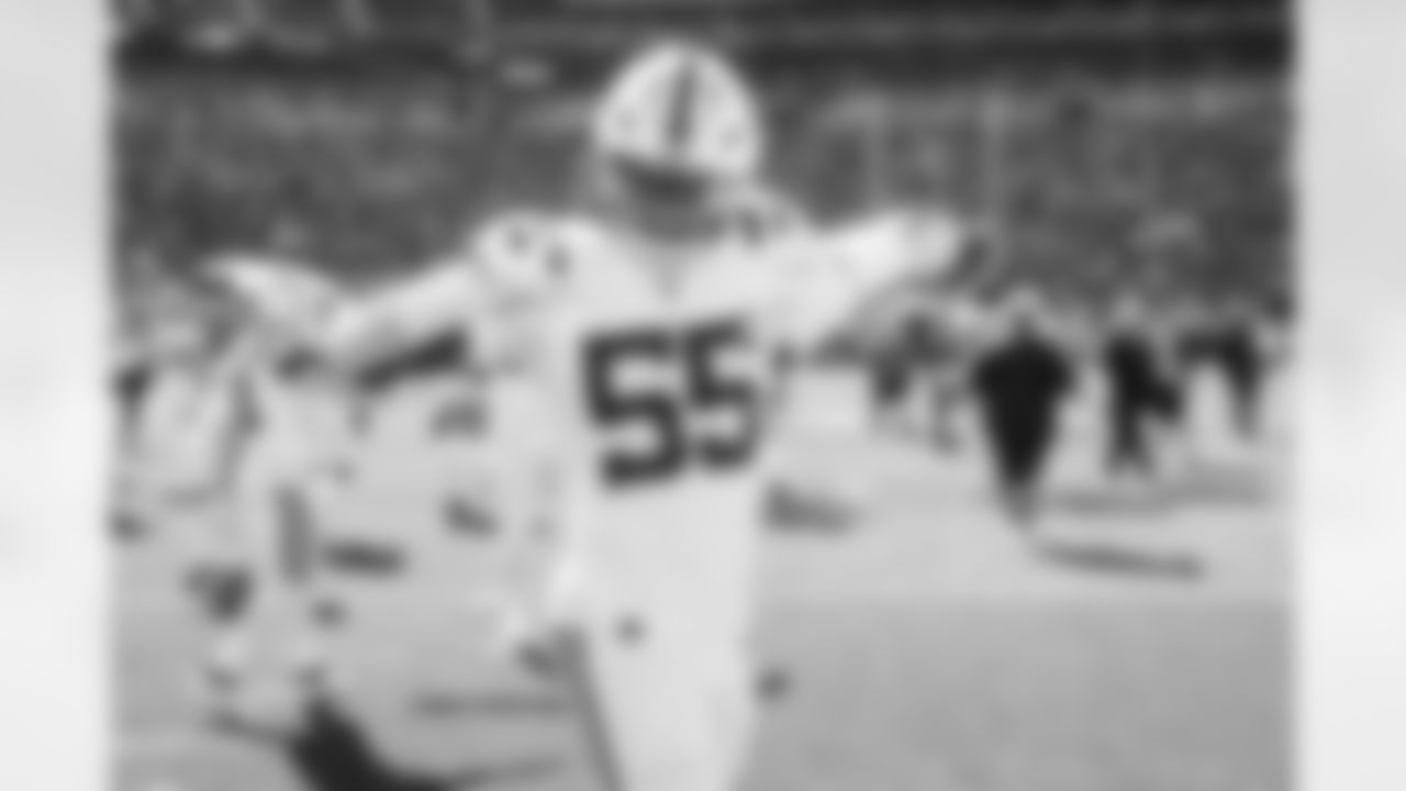 DE Isaiah Land #55